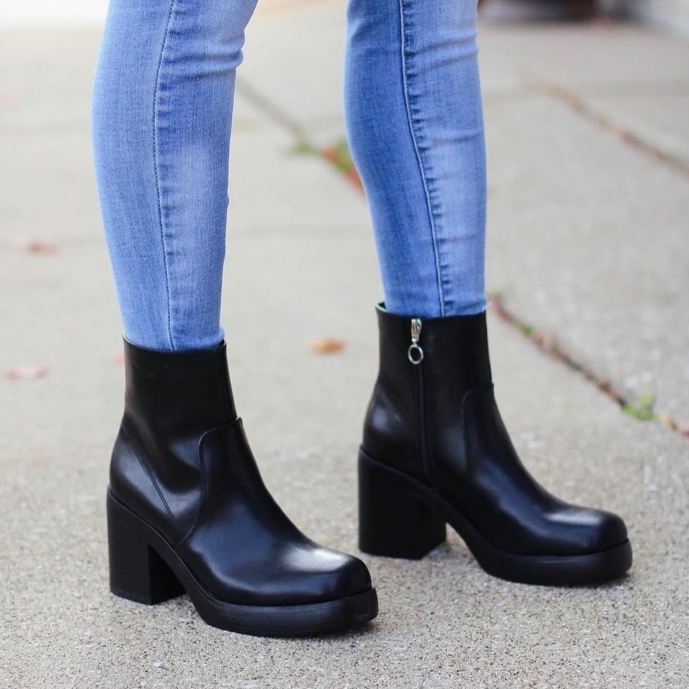 Dirty Laundry Groovy booties